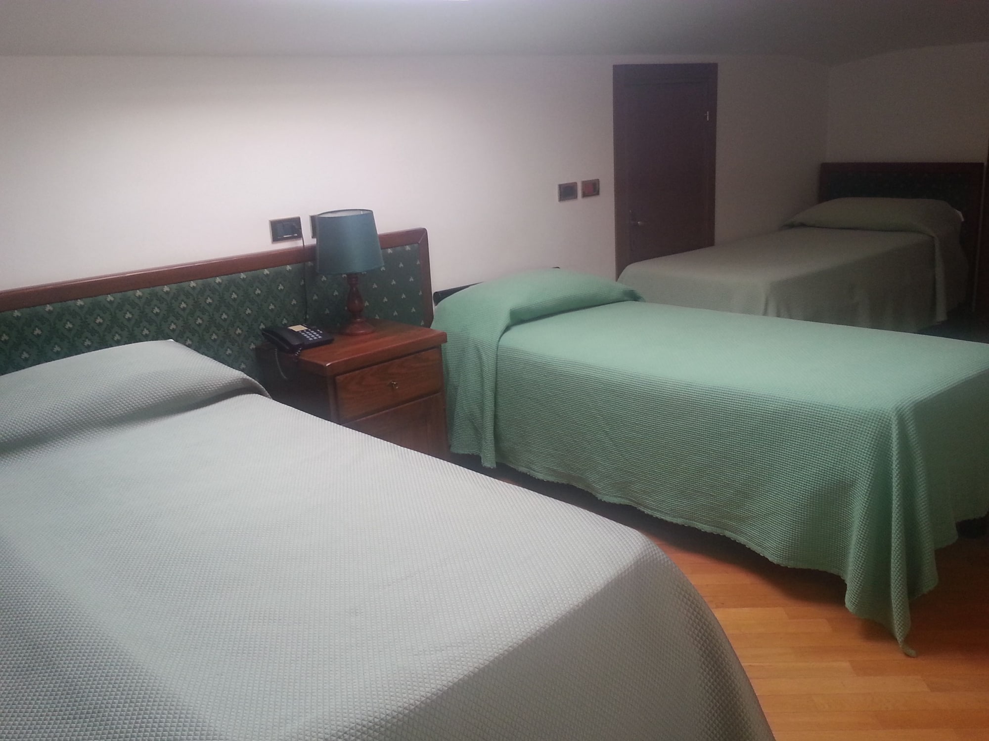 SUPERIOR, DOUBLE OR TWIN BED