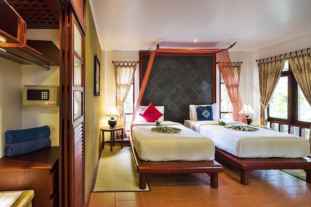 Bangtao Beach Chalet 40/71
