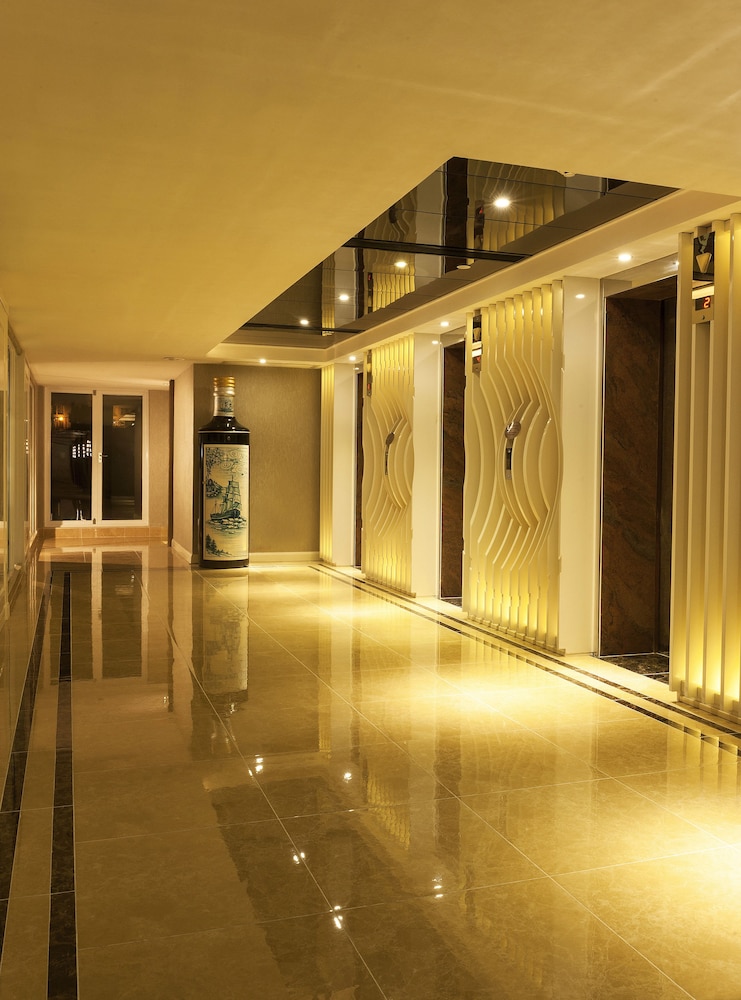 swimming pool spa