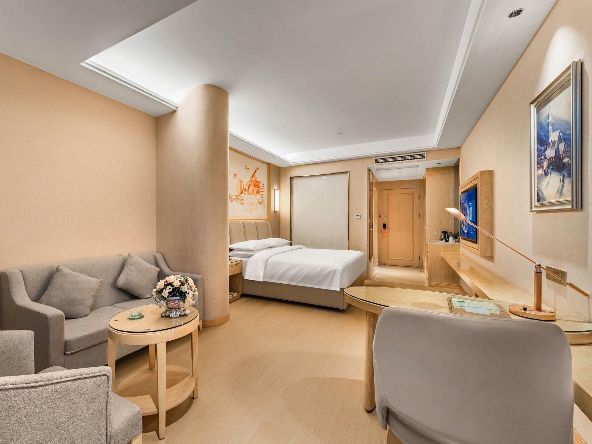 Vienna International Hotel (Chongqing Nanping Pedestrian Street) 32/53