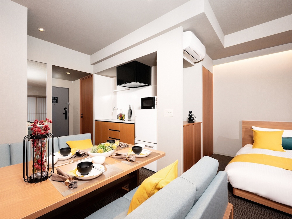 DELUXE, APARTMENT, 6 BEDS