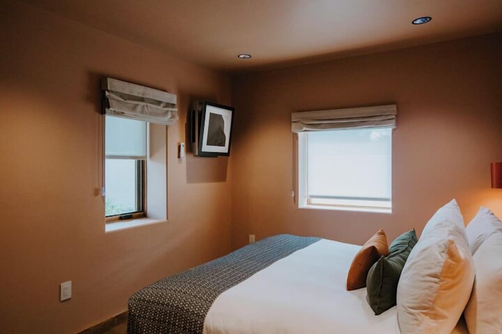 3 Bedrooms, Adobe, Suite, House, 3 King Beds