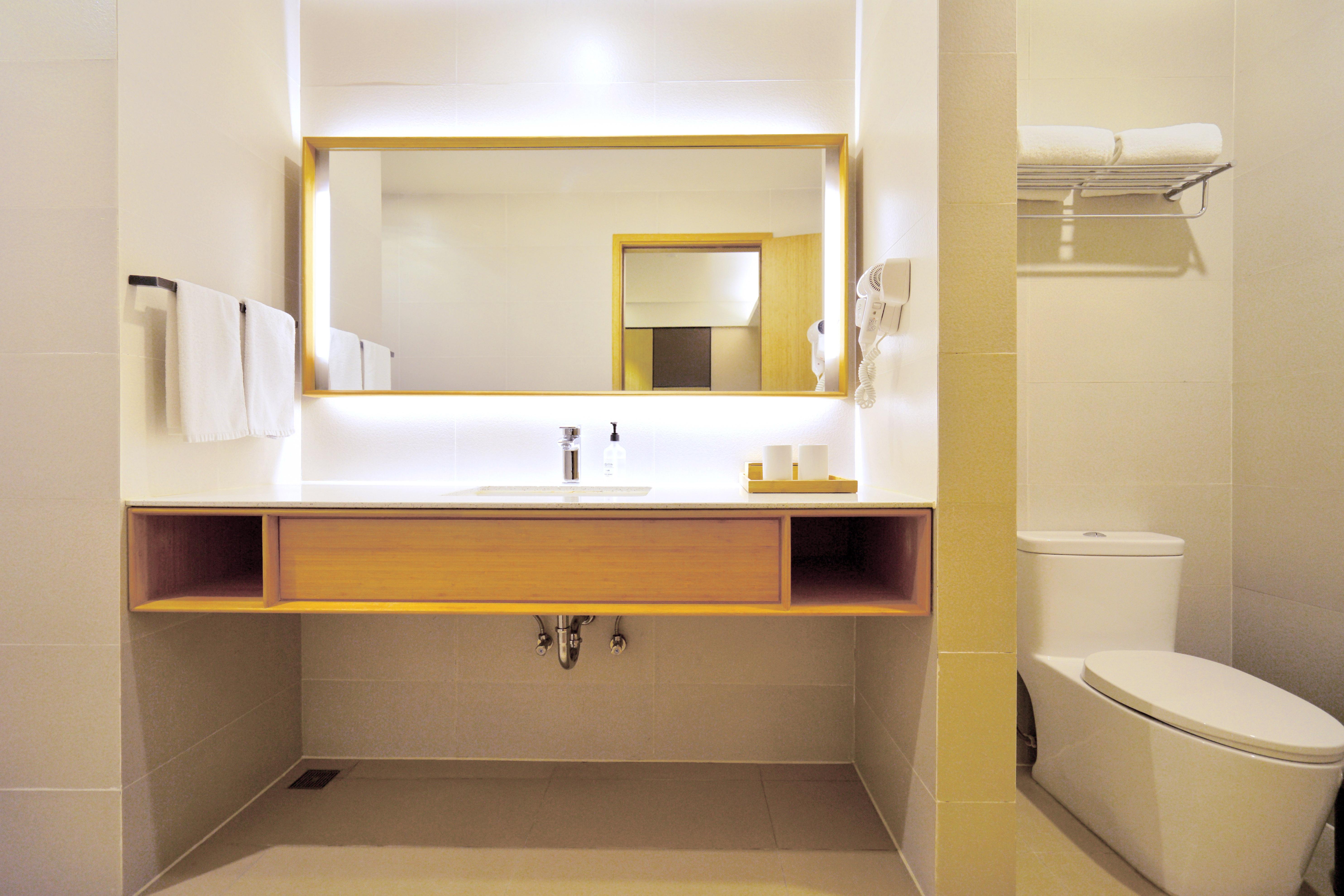 Ji Hotel (Hongqiao Airport Huqingping Road) 21/23