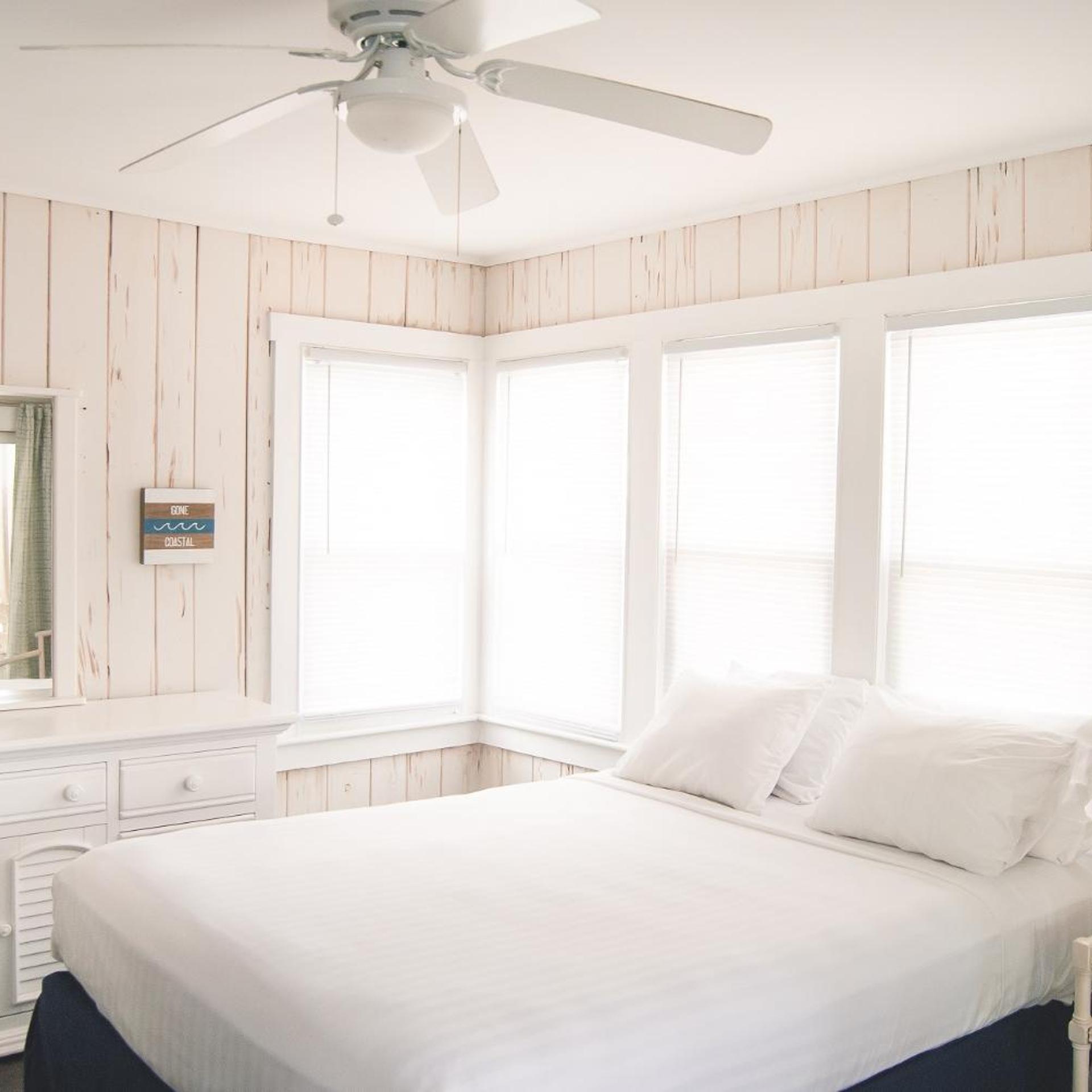 Surf Club Oceanfront Hotel 35/35