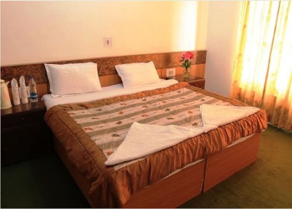 Hotel Mahay Palace 12/34