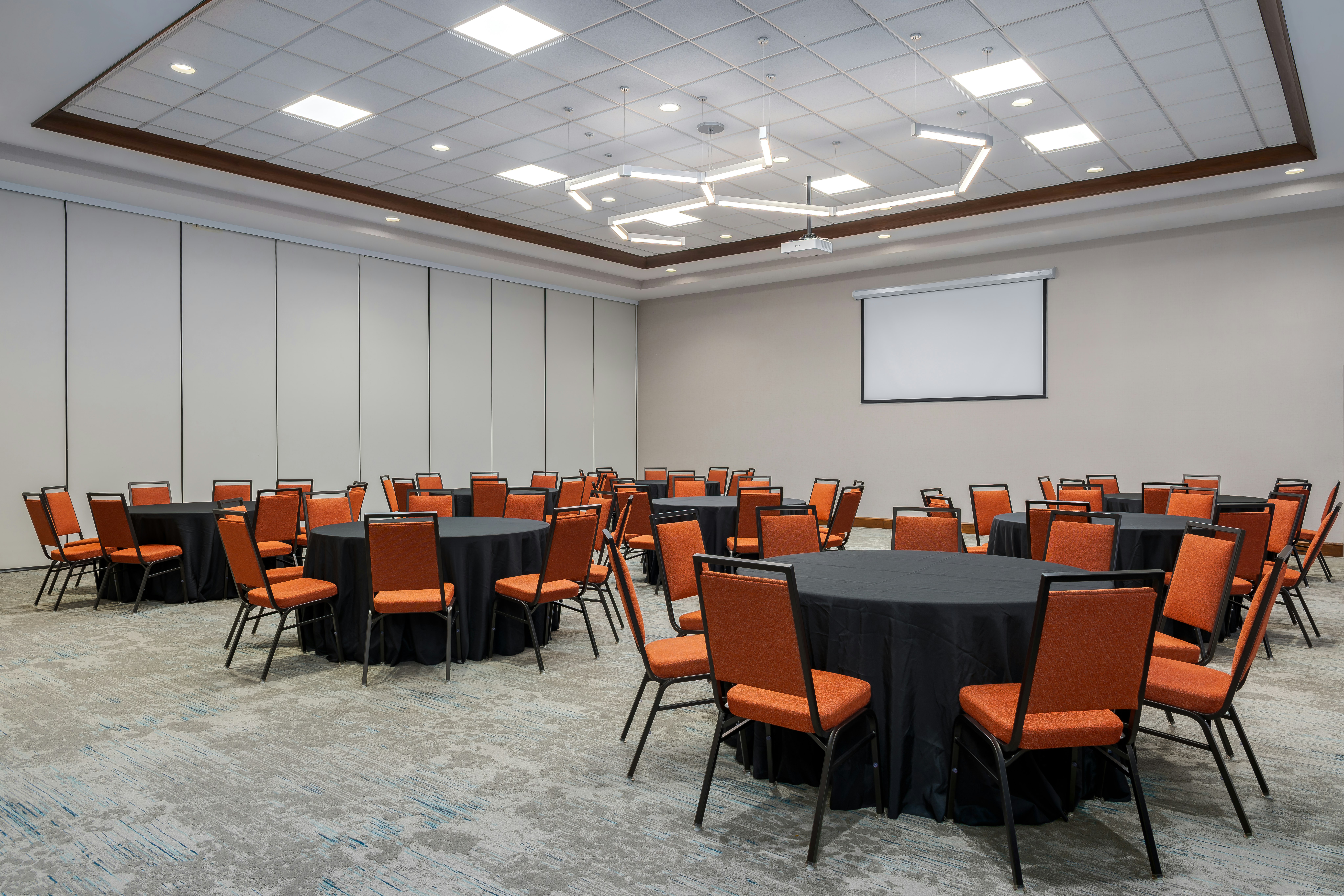 Hilton Garden Inn Cincinnati/West Chester 67/81