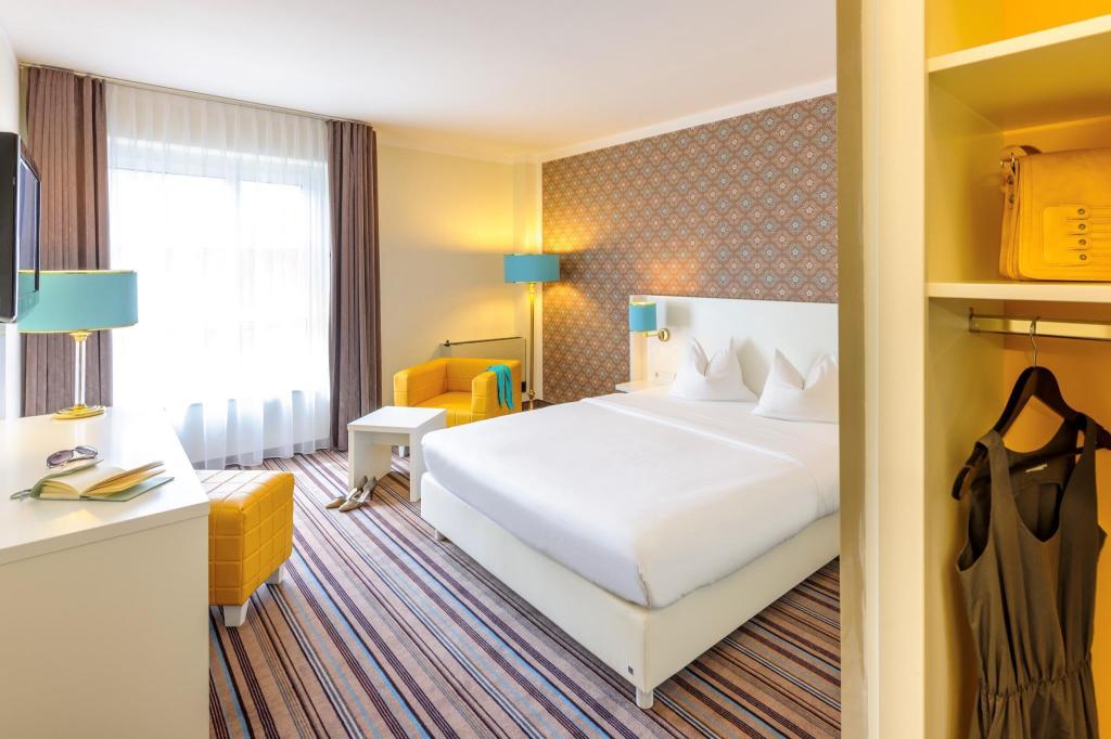 Family, Bunk Bed, Sofa, ibis Styles Regensburg 6/10
