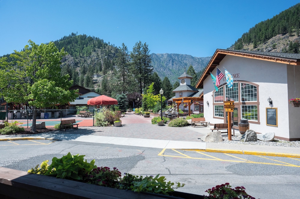Icicle Inn At Icicle Village Resort Formerly Best Western Plus Icicle Inn 6/74