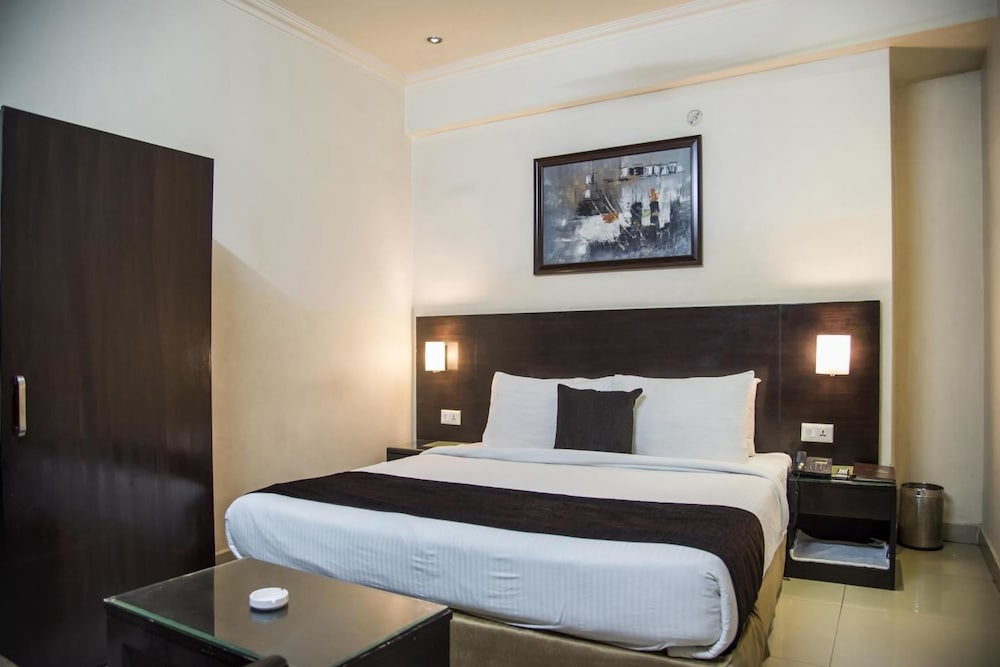 Anr Hotels 2/15