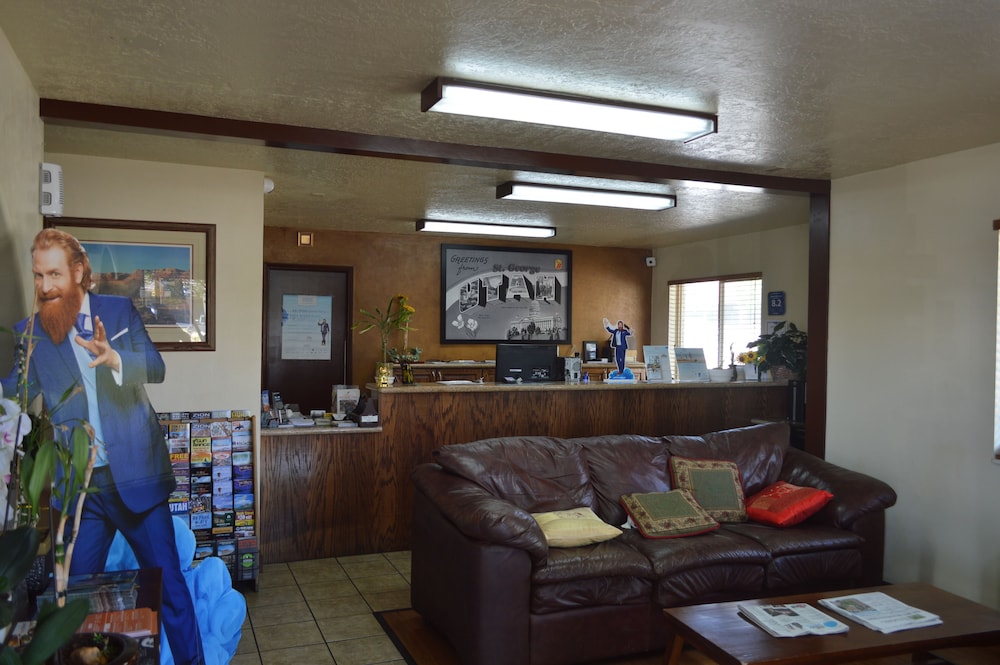 Super 8 By Wyndham St. George UT 4/23