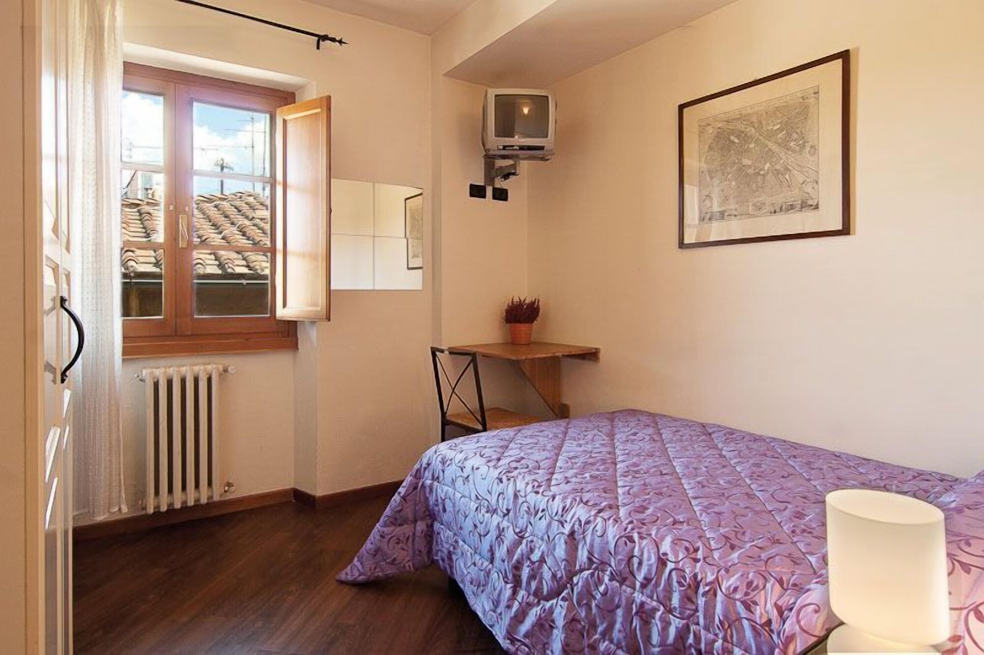 ROOM, SINGLE