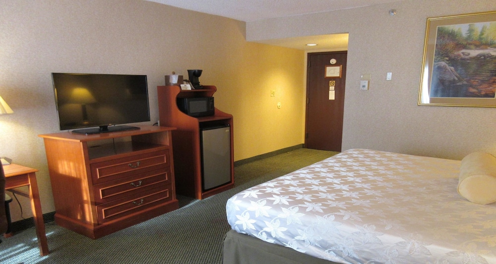 SureStay Plus Hotel by Best Western Reno Airport 32/91