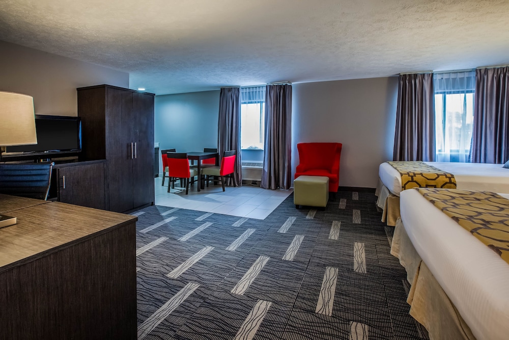 Baymont by Wyndham Traverse City 16/43