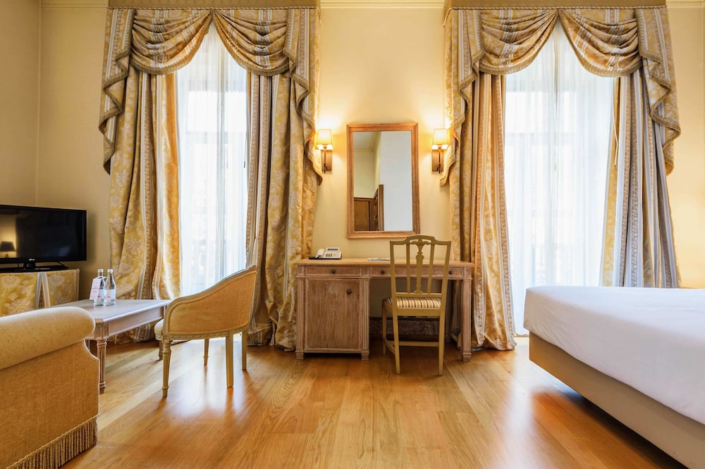 Hotel Real Palacio 25/76