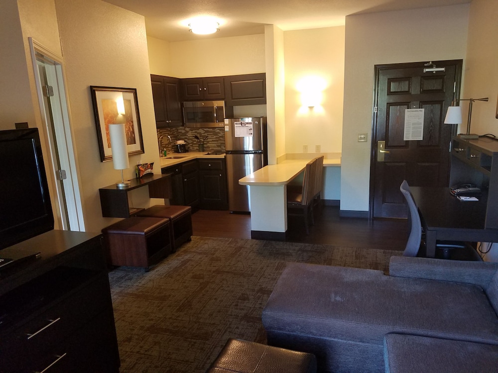 Staybridge Suites Cincinnati North Oh 52/69