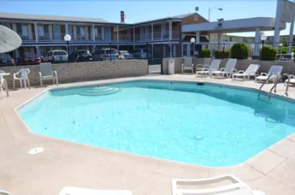 University Inn 5/40