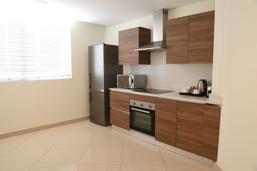 Gulf Suites Hotel Amwaj 50/50