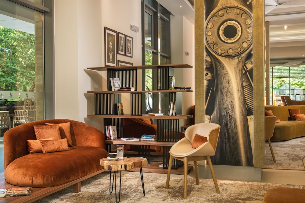 AMELIA HOTEL 29/45