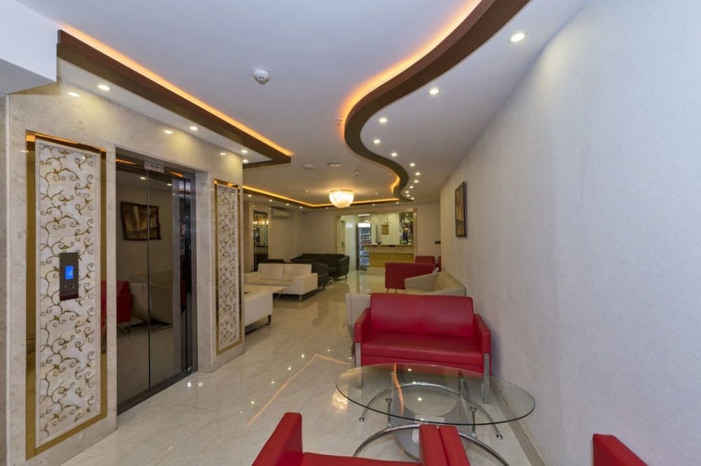 Marcello Hotel 51/65