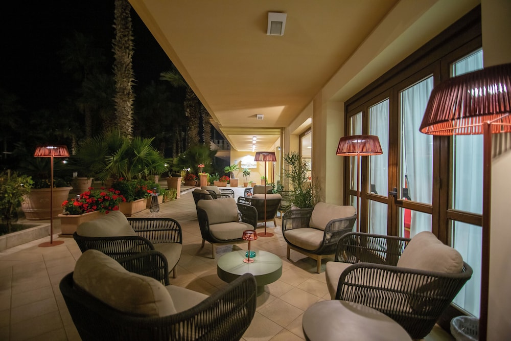 Dioscuri Bay Palace Hotel 52/75