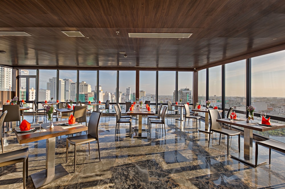 Grand Sunrise Boutique Hotel 53/61