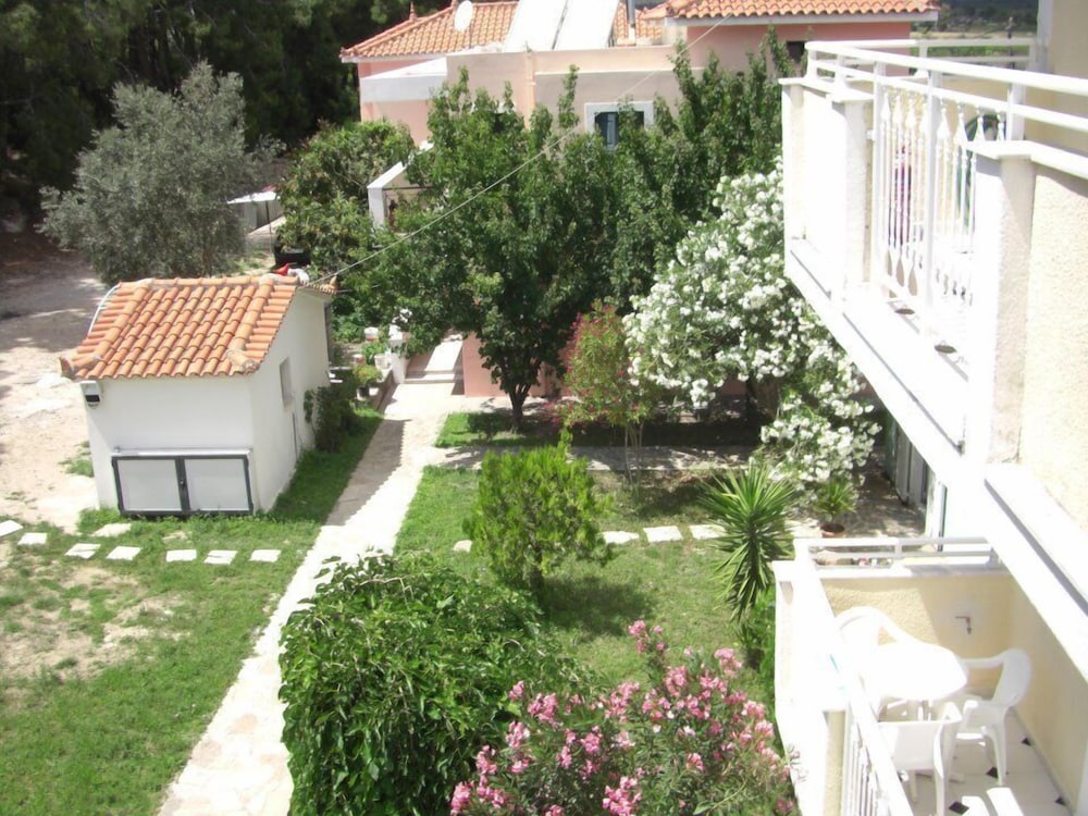 Zeus Hotel Ireon 32/42