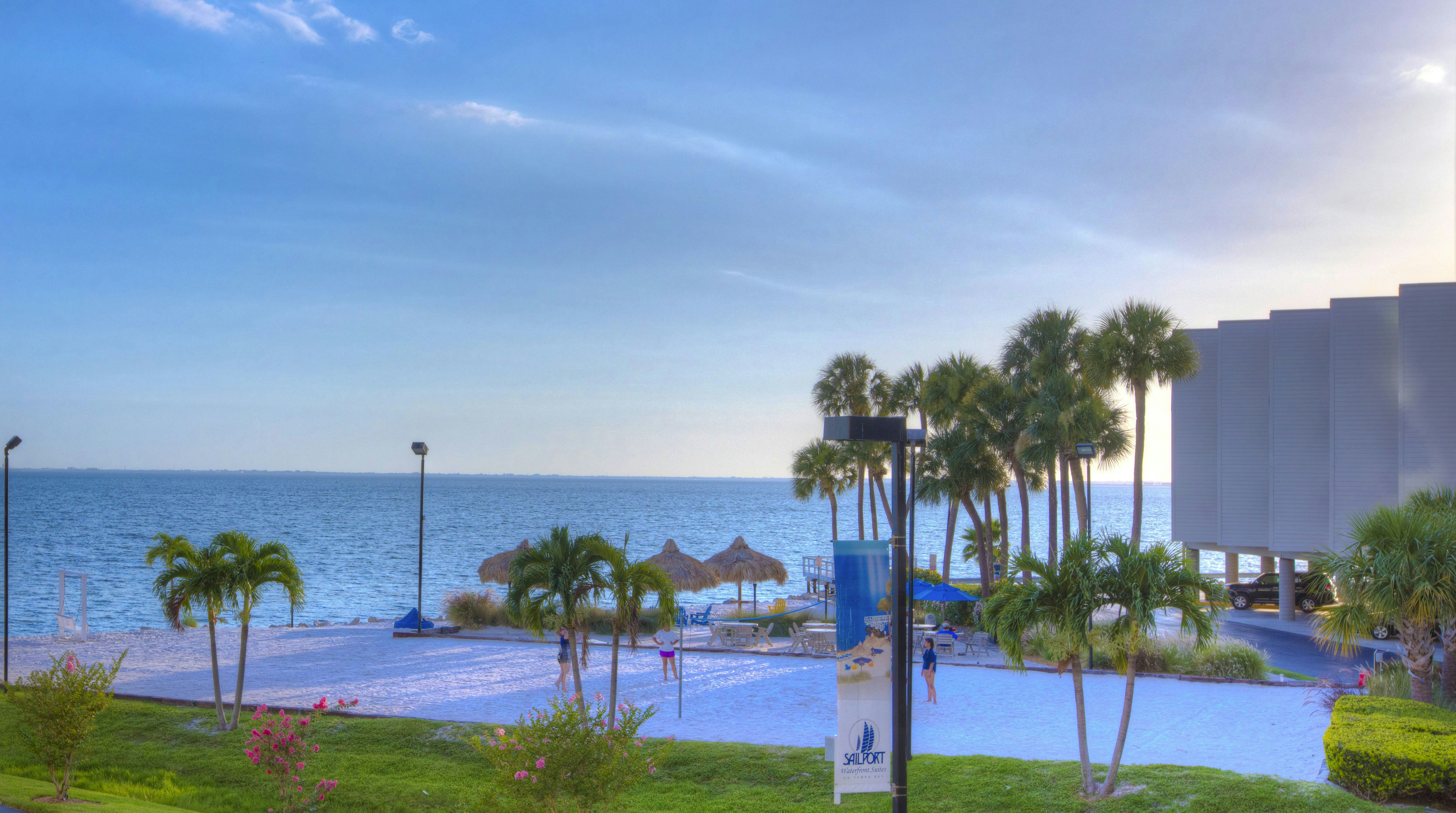 Sailport Waterfront Suites Hotel 18/22