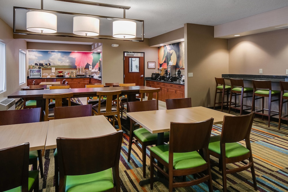 Fairfield by Marriott Inn & Suites Kansas City Airport 23/38