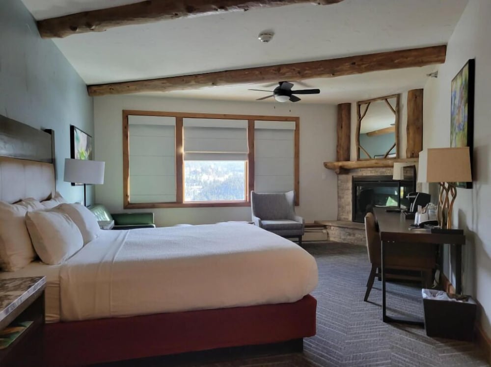 The Lodge at Breckenridge 9/50