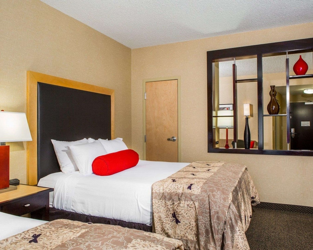 Cambria Hotel Traverse City 6/46