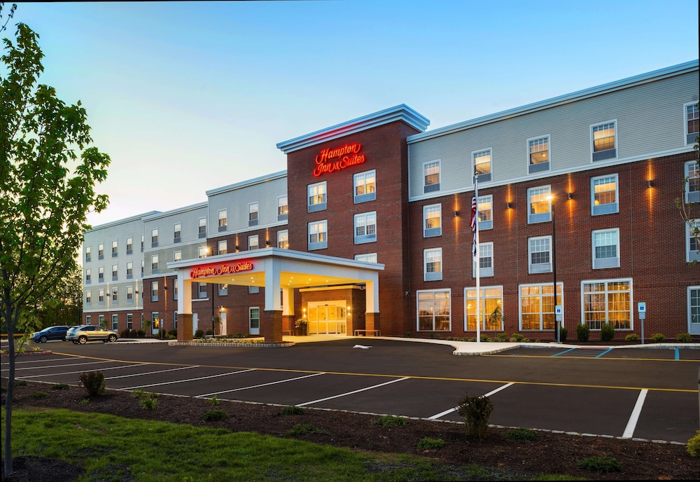 HAMPTON INN AND SUITES BRIDGEWATER