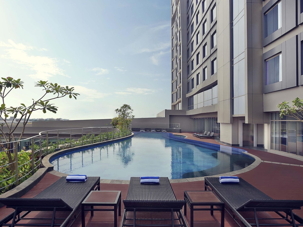 Mercure Karawang 63/66