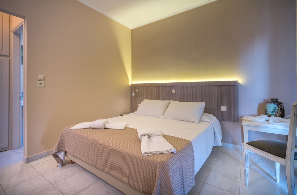 ROOM, DOUBLE BED, GARDEN VIEW