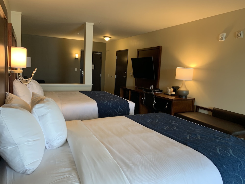 Comfort Suites Daytona Beach-Speedway 10/35