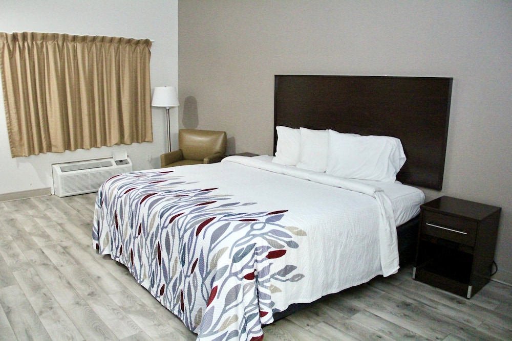 غرفة سوبيريور بسرير كينج، Red Roof Inn & Suites Lake Orion/Auburn Hills 3/8