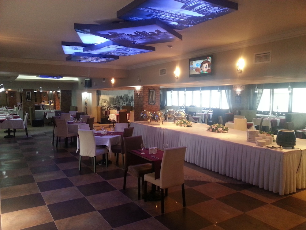 Regardal Hotel 41/50