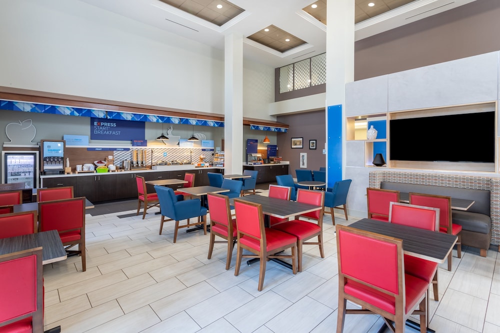 Holiday Inn Express Crystal River 40/59