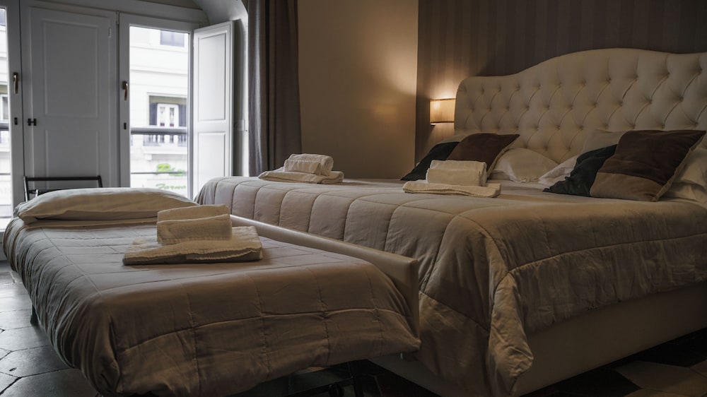 LUXURY, QUADRUPLE