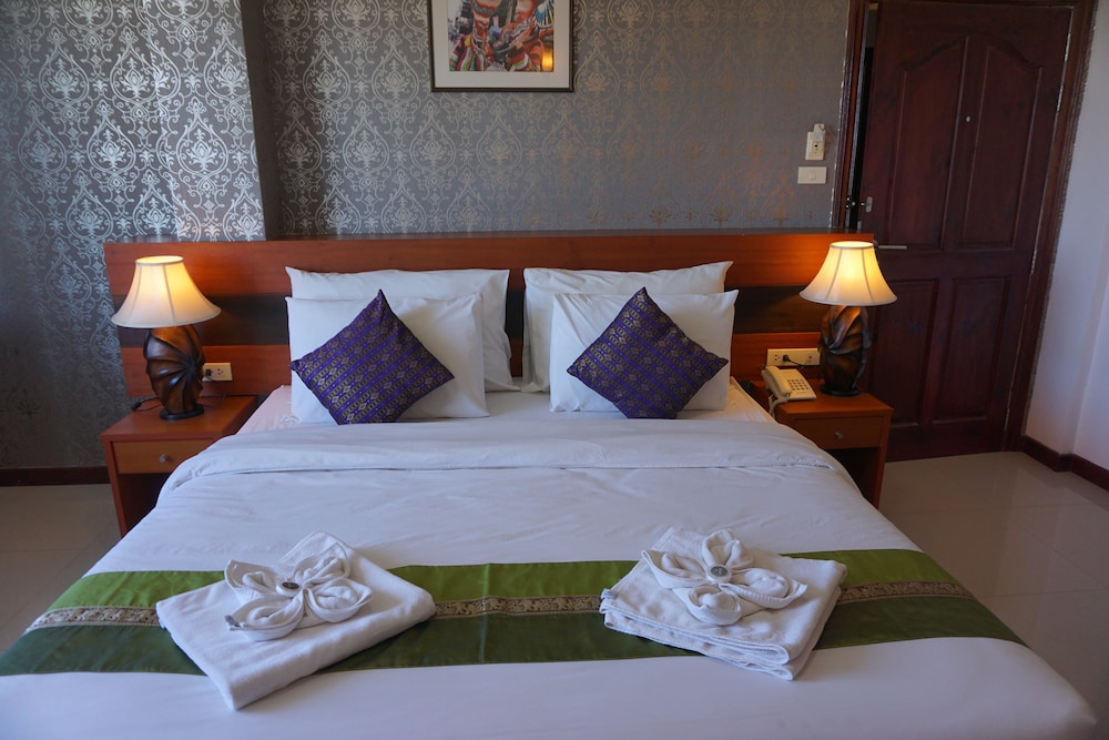Kirimathani Hotel 10/38