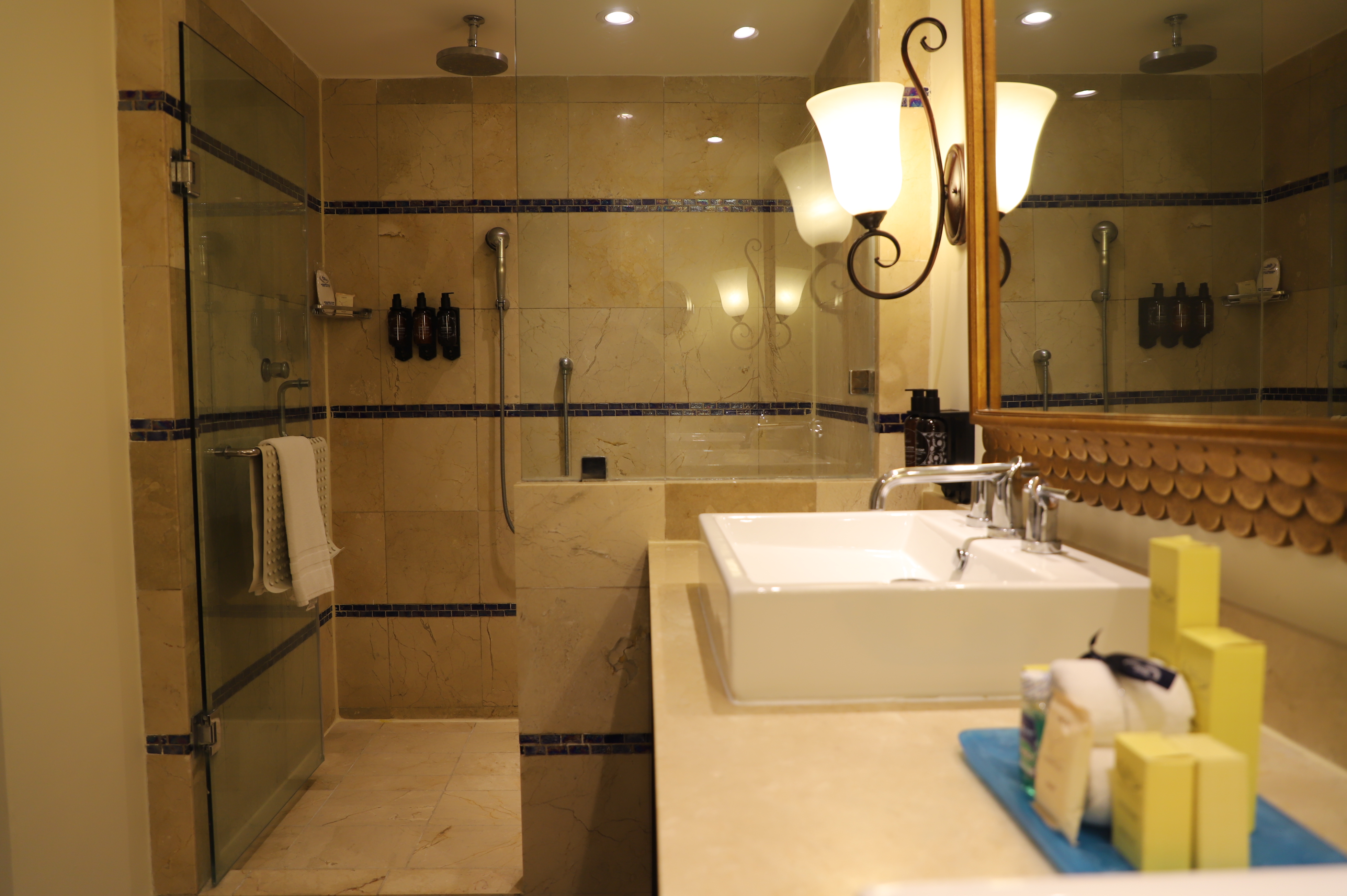 Junior Suite, King Bed, Ocean Front، Princess Mundo Imperial 2/2
