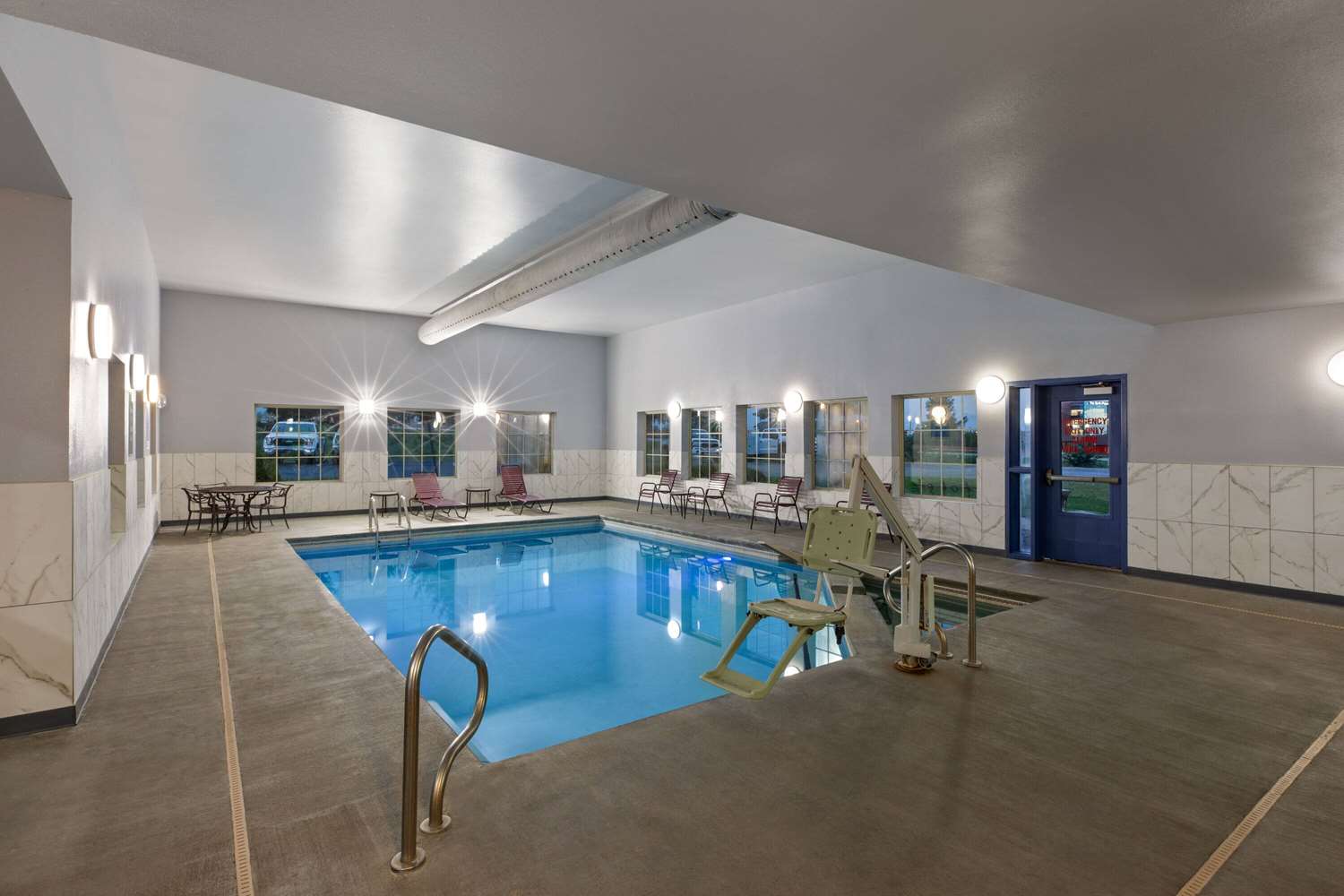 swimming pool spa