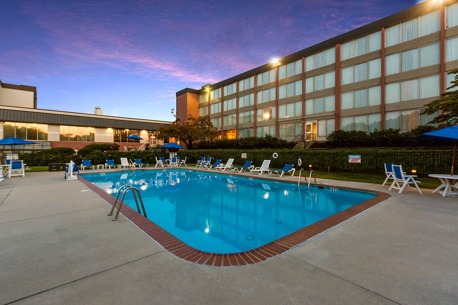 Exton Hotel And Conference Center 8/39