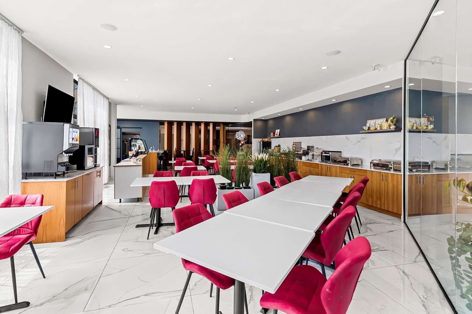 restaurant cafeteria