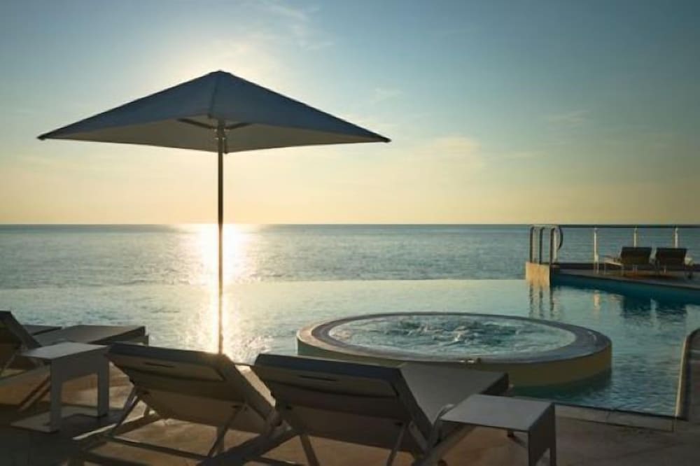 Cap Estel 75/77