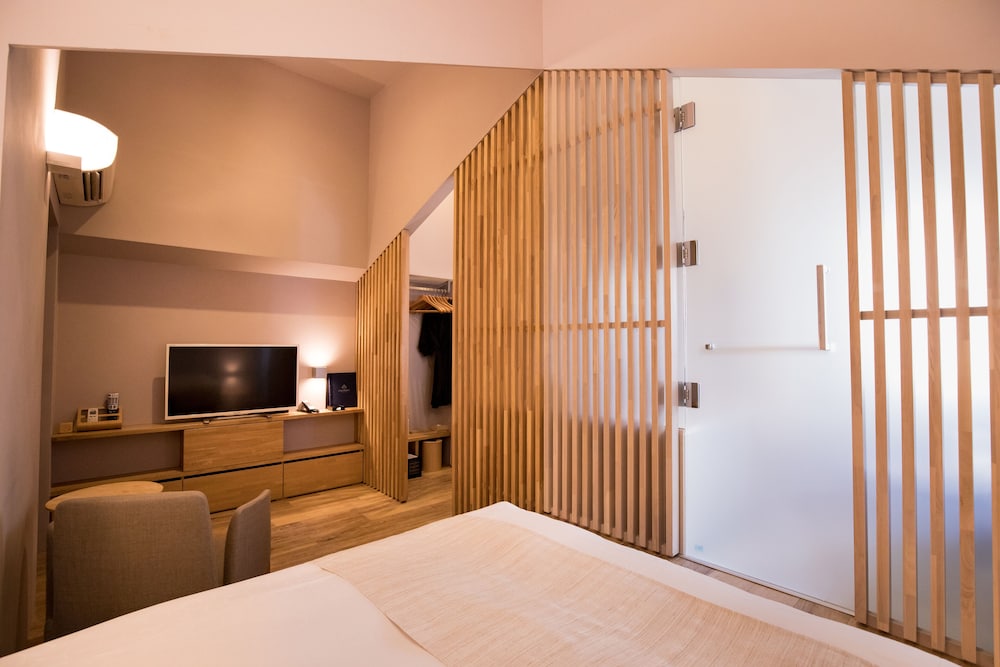 Roppongi Hotel S 23/75