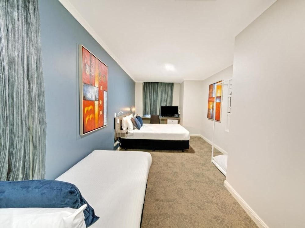 28 Hotel Sydney 23/36