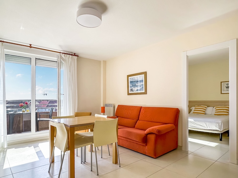 APARTAMENTOS LOS ARCES 45/65