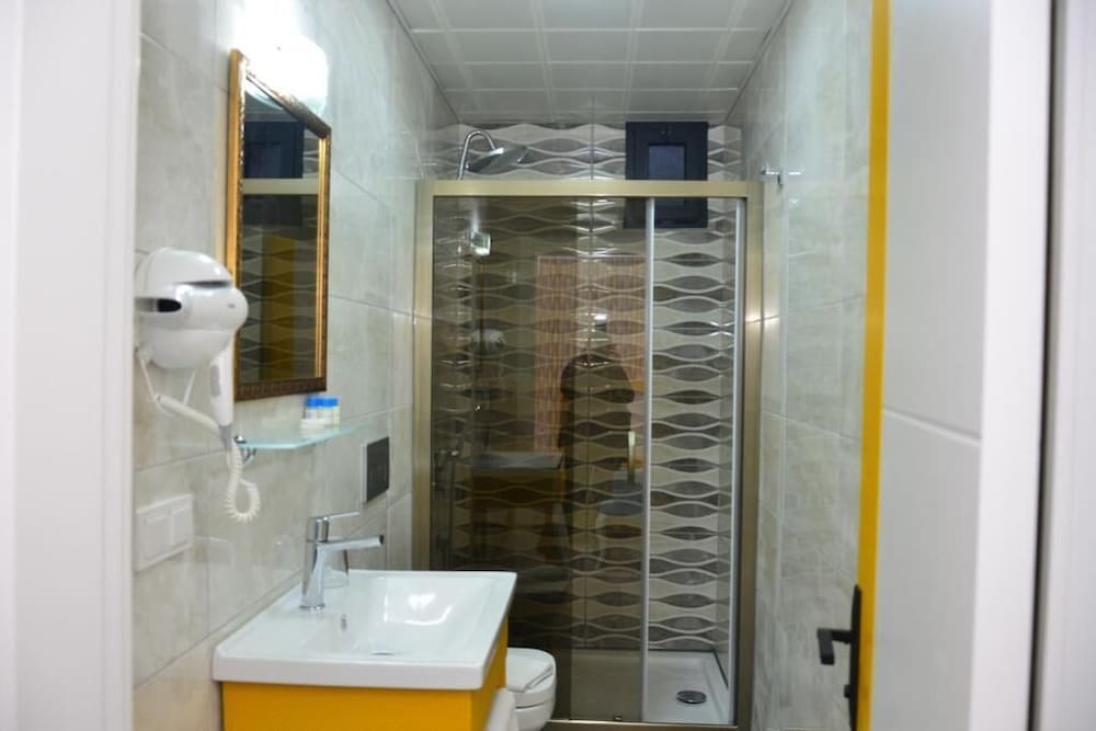 Alara Hotel 39/42