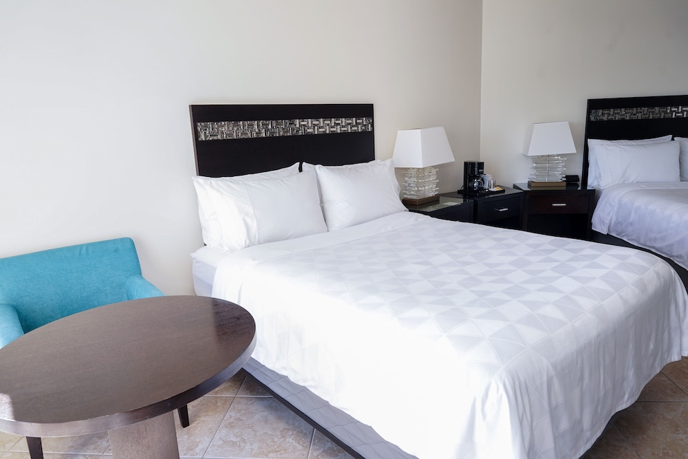 Holiday Inn Resort Grand Cayman, an IHG Hotel 26/78