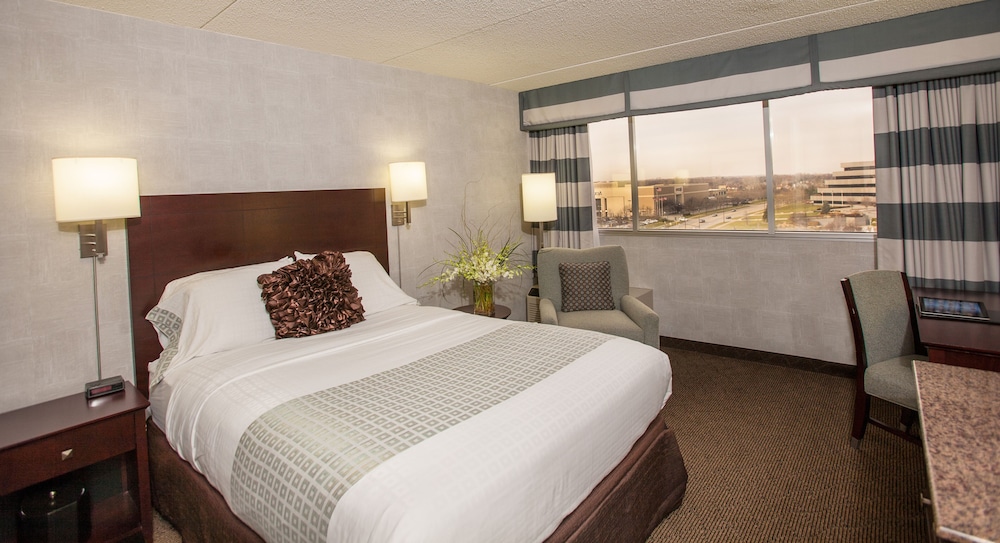 Somerset Inn, WorldHotels Distinctive 7/49
